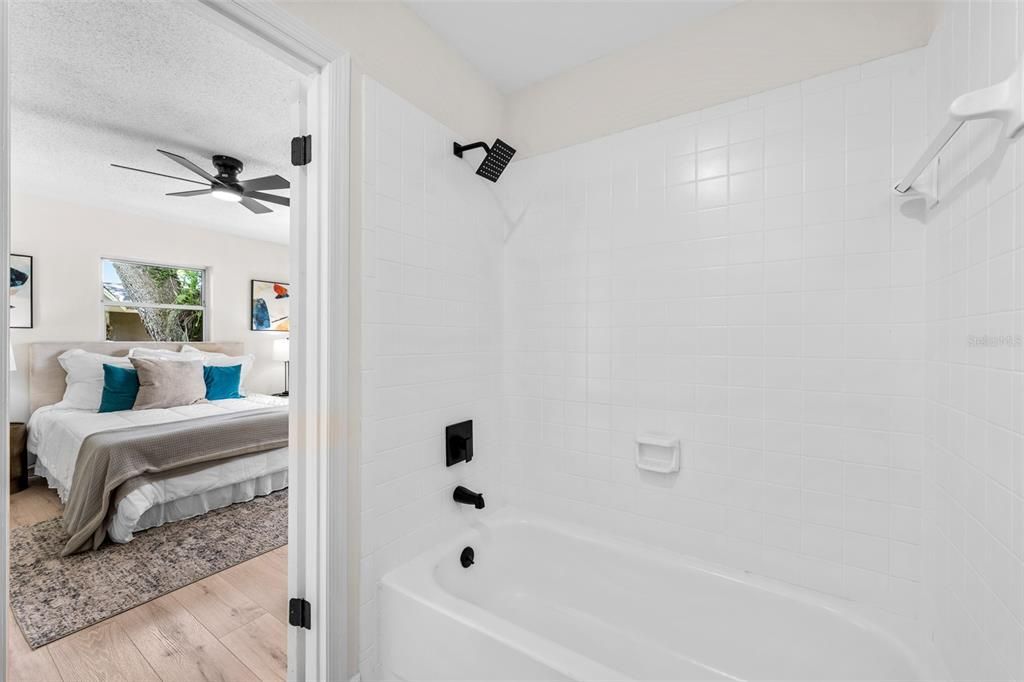 For Sale: $269,990 (3 beds, 2 baths, 1346 Square Feet)