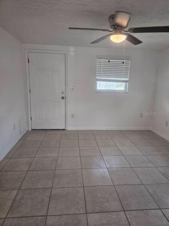 For Rent: $975 (1 beds, 1 baths, 630 Square Feet)