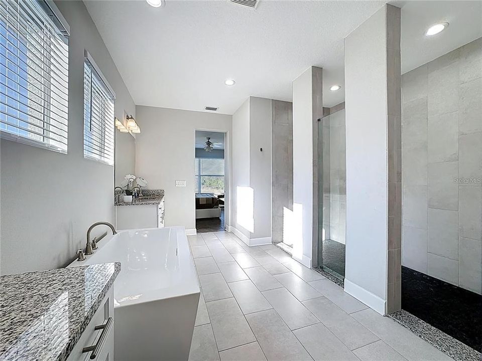 For Sale: $705,000 (3 beds, 2 baths, 3017 Square Feet)
