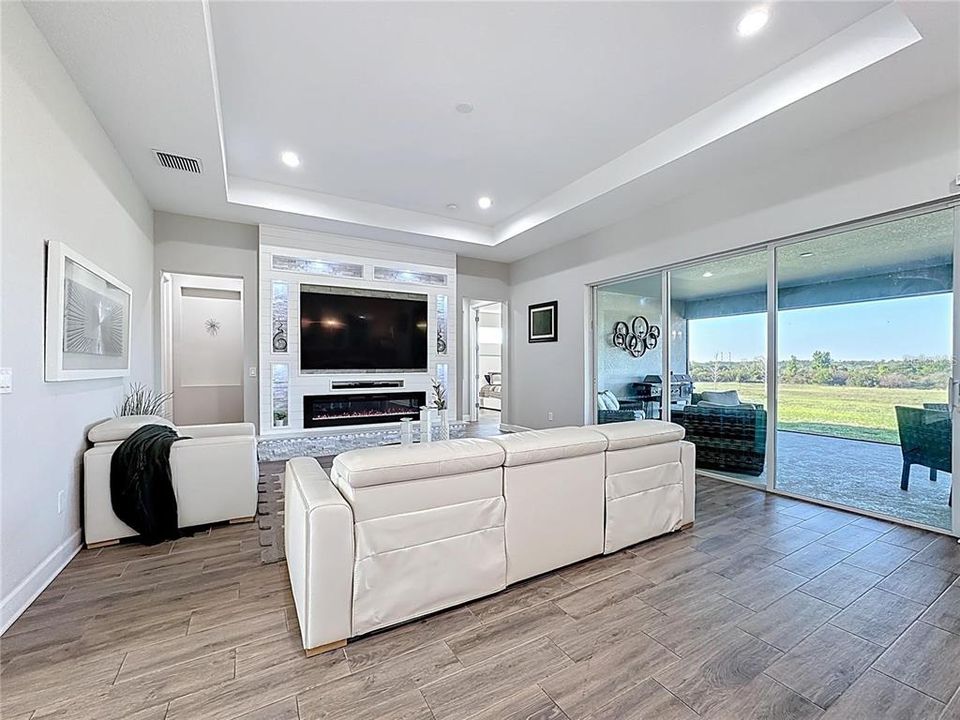 For Sale: $705,000 (3 beds, 2 baths, 3017 Square Feet)