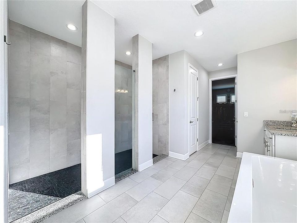 For Sale: $705,000 (3 beds, 2 baths, 3017 Square Feet)
