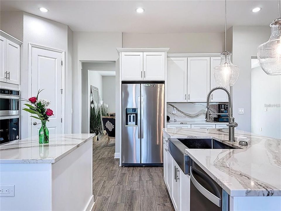 For Sale: $705,000 (3 beds, 2 baths, 3017 Square Feet)