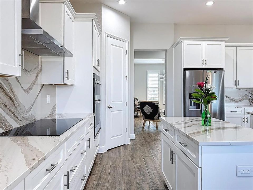 For Sale: $705,000 (3 beds, 2 baths, 3017 Square Feet)