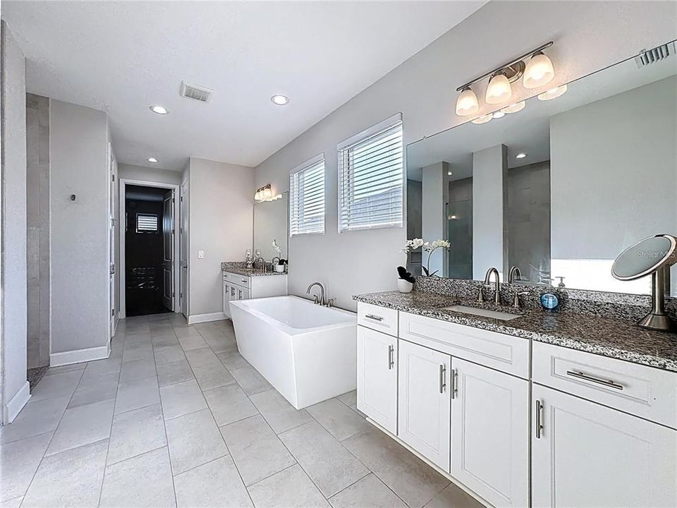 For Sale: $705,000 (3 beds, 2 baths, 3017 Square Feet)