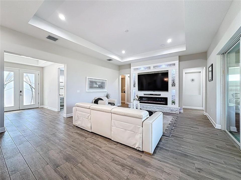 For Sale: $705,000 (3 beds, 2 baths, 3017 Square Feet)
