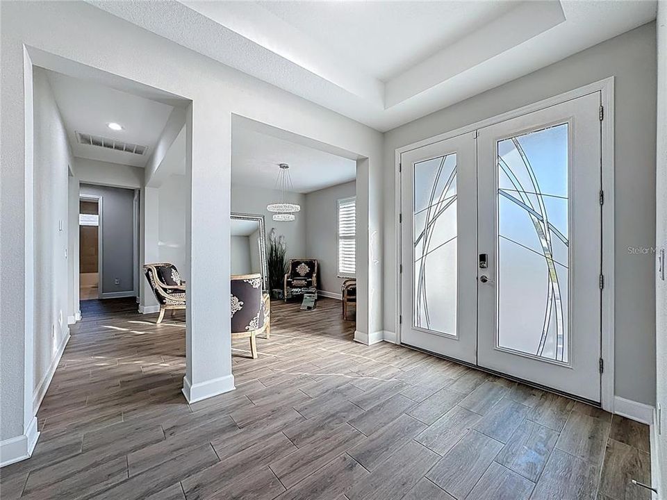 For Sale: $705,000 (3 beds, 2 baths, 3017 Square Feet)