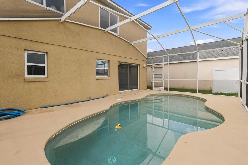 For Rent: $2,800 (4 beds, 2 baths, 1430 Square Feet)