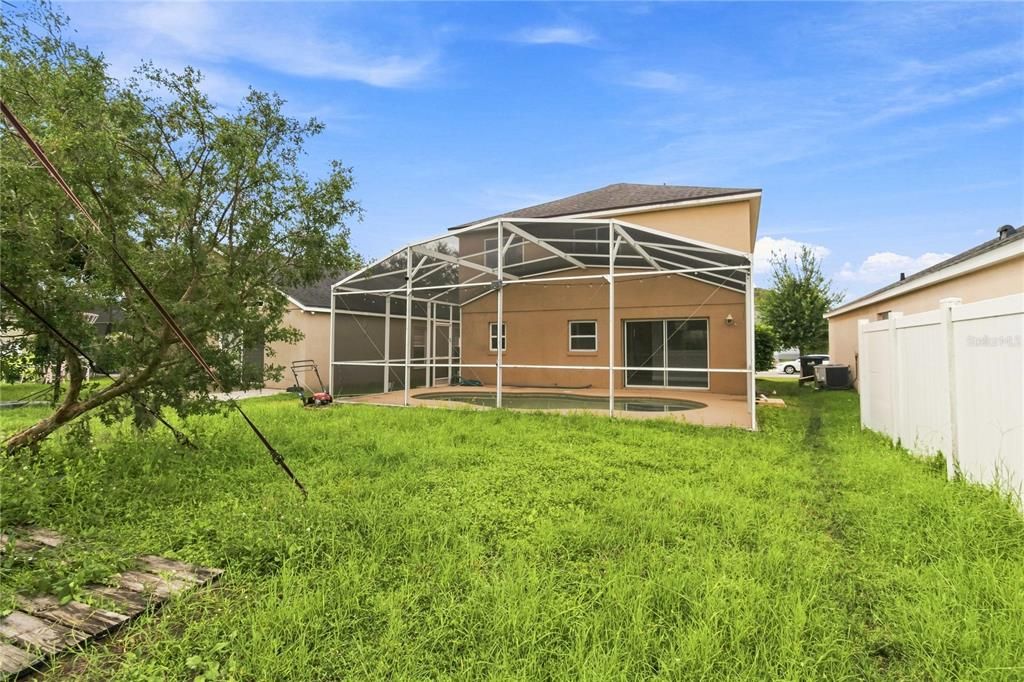 For Rent: $2,800 (4 beds, 2 baths, 1430 Square Feet)