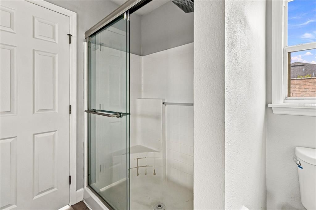 For Rent: $2,800 (4 beds, 2 baths, 1430 Square Feet)