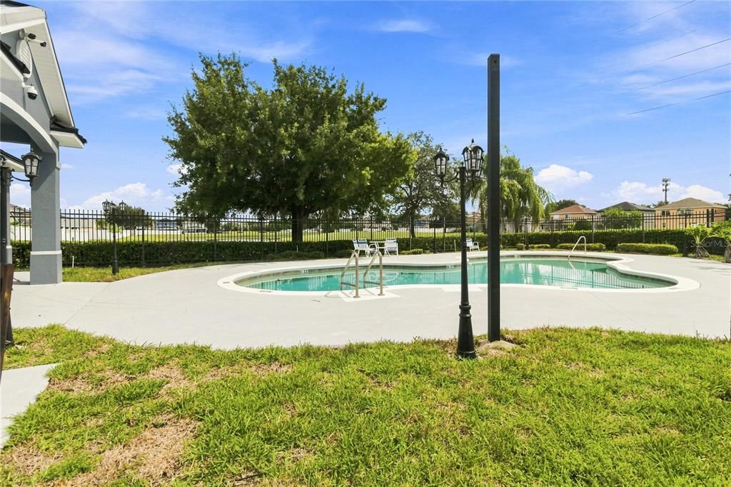 For Rent: $2,800 (4 beds, 2 baths, 1430 Square Feet)