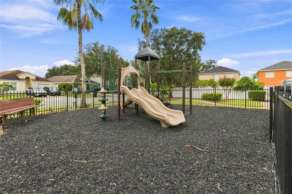For Rent: $2,800 (4 beds, 2 baths, 1430 Square Feet)