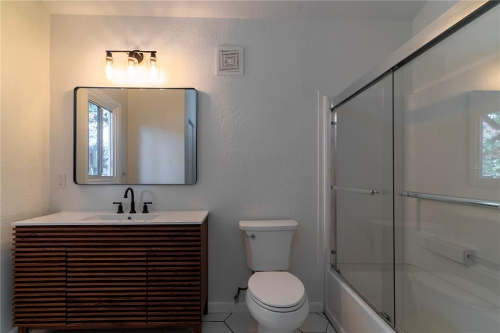 En Venta: $595,000 (3 camas, 2 baños, 1277 Pies cuadrados)