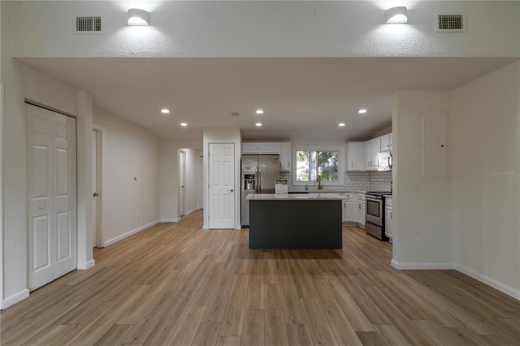 En Venta: $595,000 (3 camas, 2 baños, 1277 Pies cuadrados)