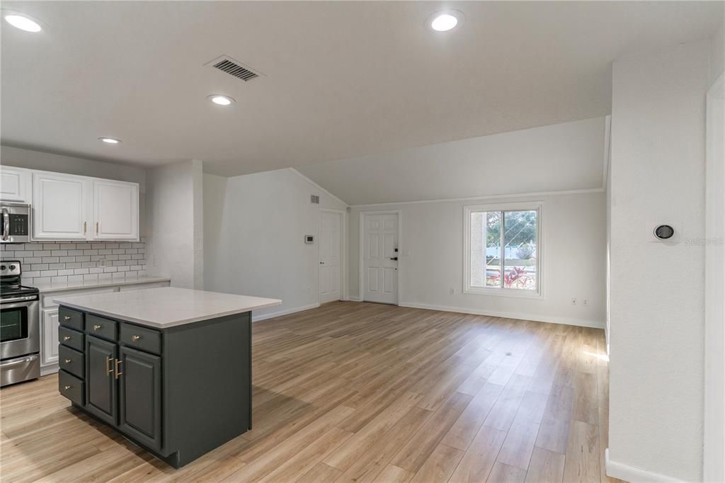 En Venta: $595,000 (3 camas, 2 baños, 1277 Pies cuadrados)