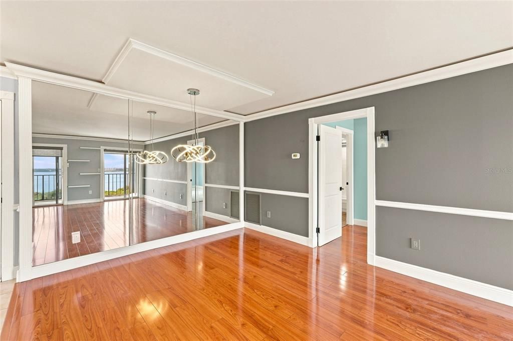 待售: $315,000 (2 贝兹, 2 浴室, 1100 平方英尺)