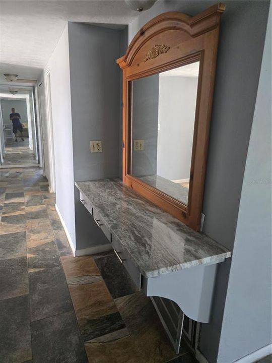 En Renta: $2,450 (3 camas, 2 baños, 1650 Pies cuadrados)