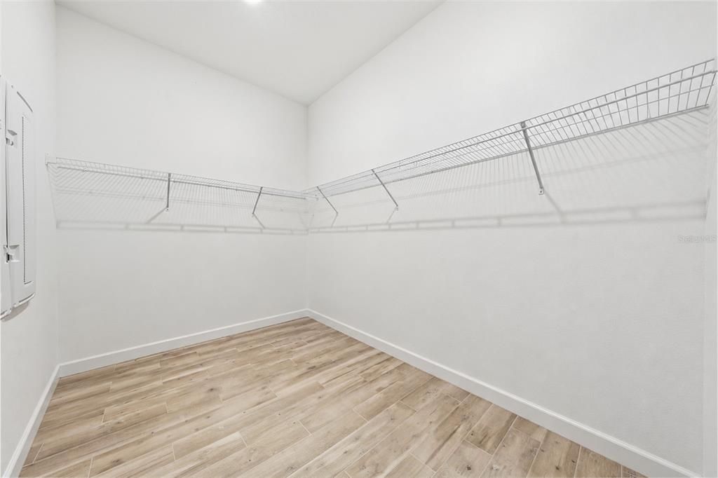 For Sale: $519,900 (3 beds, 2 baths, 2363 Square Feet)