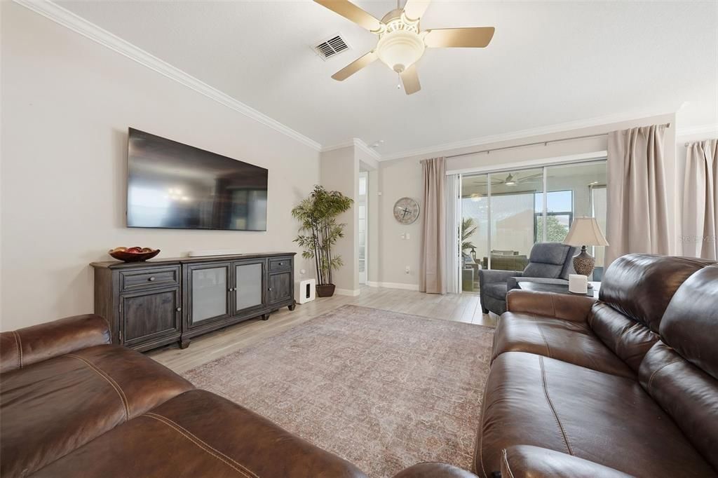 For Sale: $519,900 (3 beds, 2 baths, 2363 Square Feet)