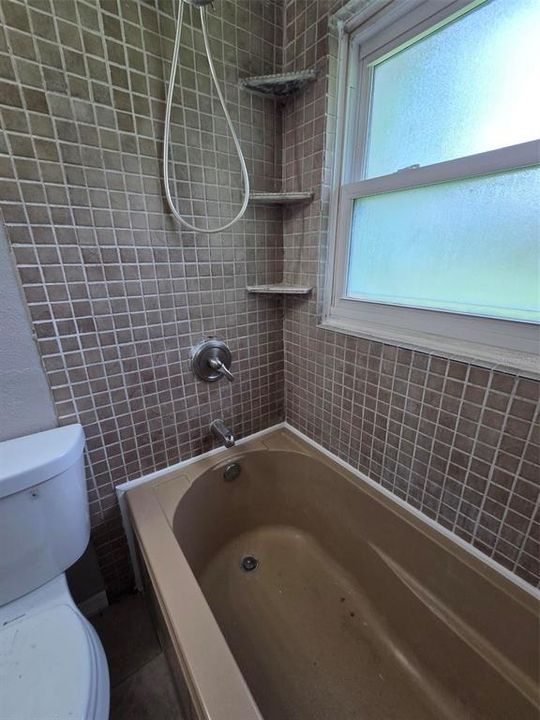 В аренду: $1,450 (2 спален, 1 ванн, 1149 Квадратных фут)