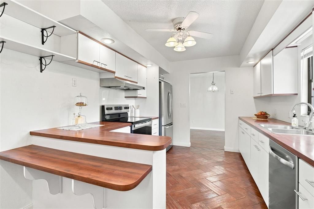 For Sale: $275,000 (3 beds, 2 baths, 1447 Square Feet)