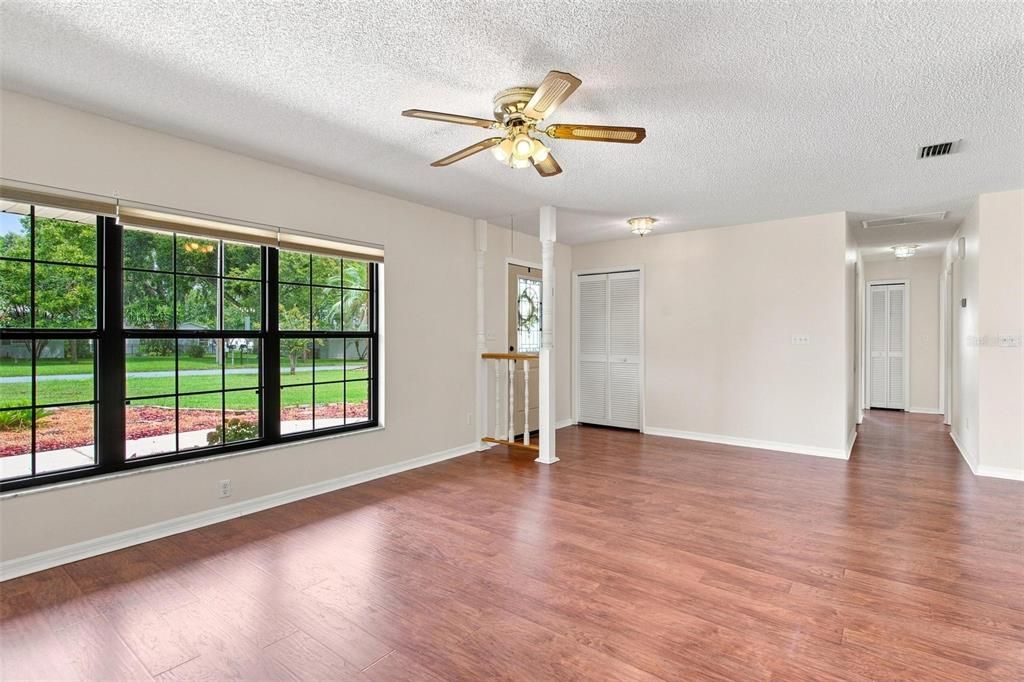 For Sale: $275,000 (3 beds, 2 baths, 1447 Square Feet)
