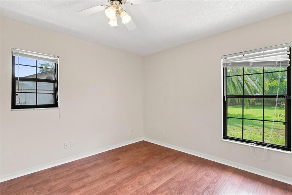 For Sale: $275,000 (3 beds, 2 baths, 1447 Square Feet)