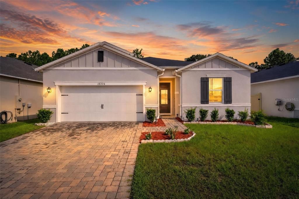 For Sale: $410,000 (4 beds, 2 baths, 1983 Square Feet)