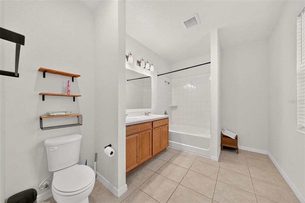 For Sale: $410,000 (4 beds, 2 baths, 1983 Square Feet)