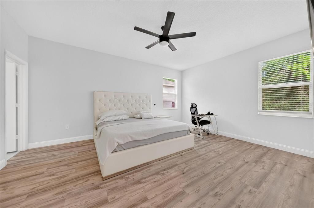 For Sale: $410,000 (4 beds, 2 baths, 1983 Square Feet)