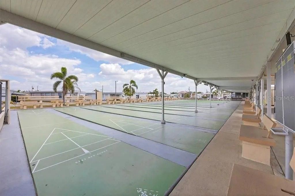 For Sale: $175,000 (2 beds, 2 baths, 1056 Square Feet)