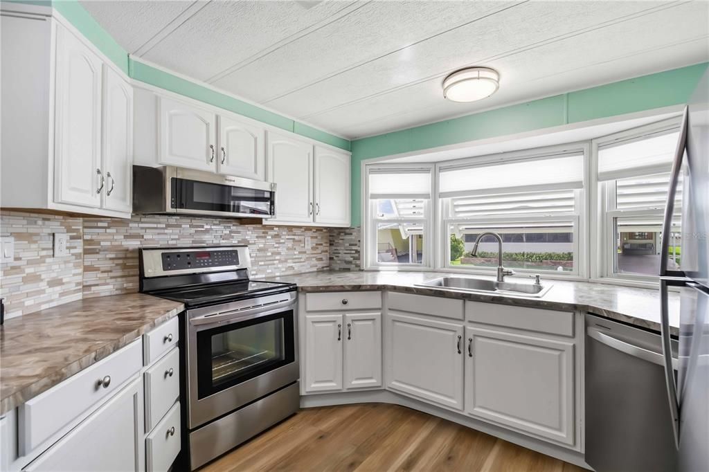 For Sale: $175,000 (2 beds, 2 baths, 1056 Square Feet)