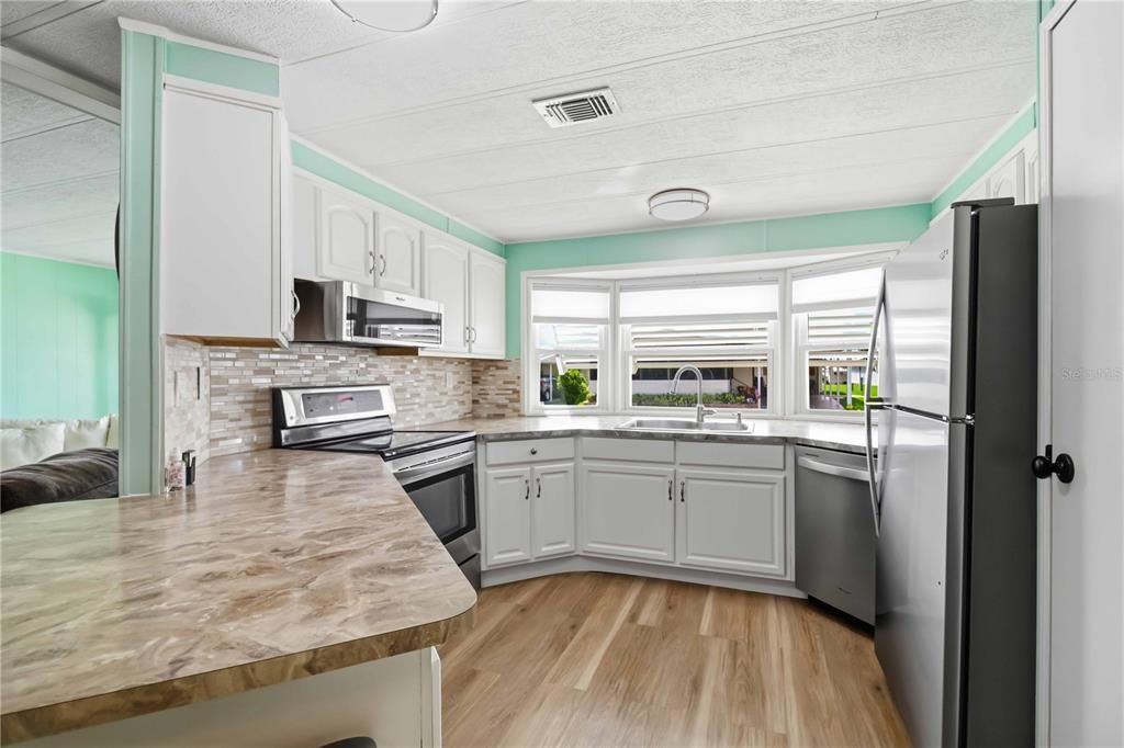 For Sale: $175,000 (2 beds, 2 baths, 1056 Square Feet)