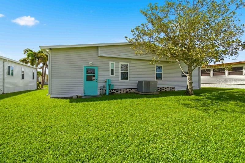 For Sale: $175,000 (2 beds, 2 baths, 1056 Square Feet)