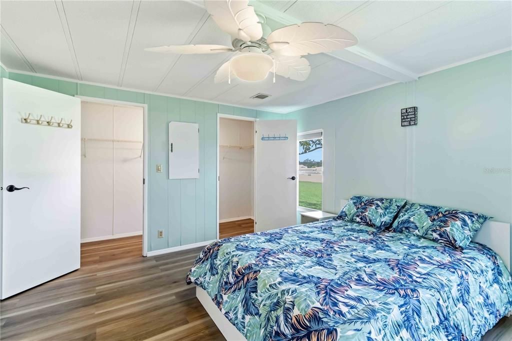 For Sale: $175,000 (2 beds, 2 baths, 1056 Square Feet)