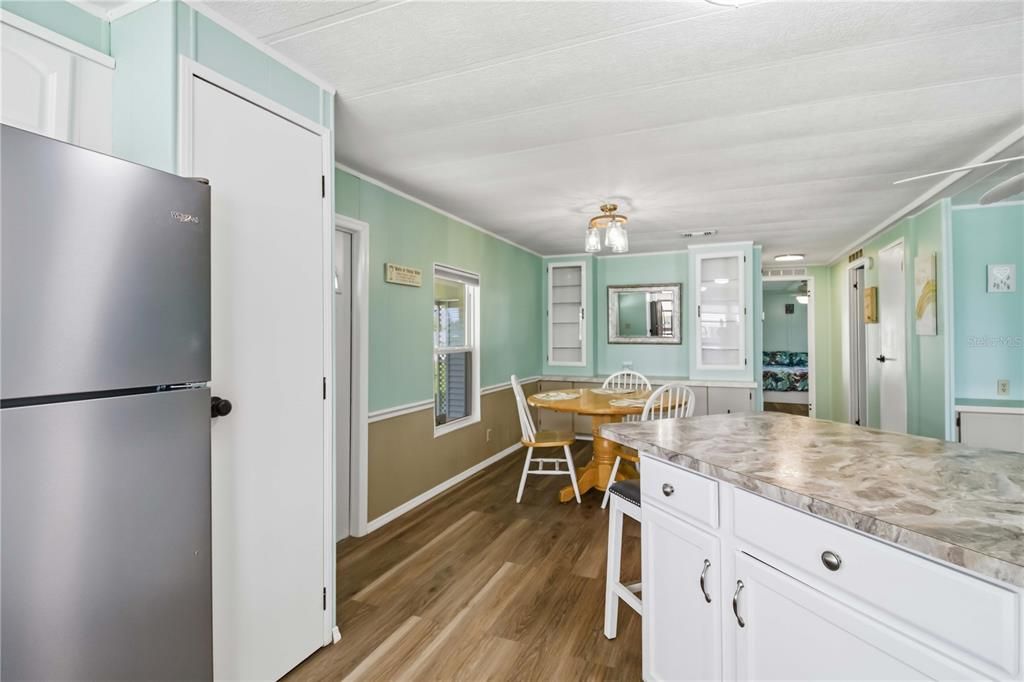 For Sale: $175,000 (2 beds, 2 baths, 1056 Square Feet)