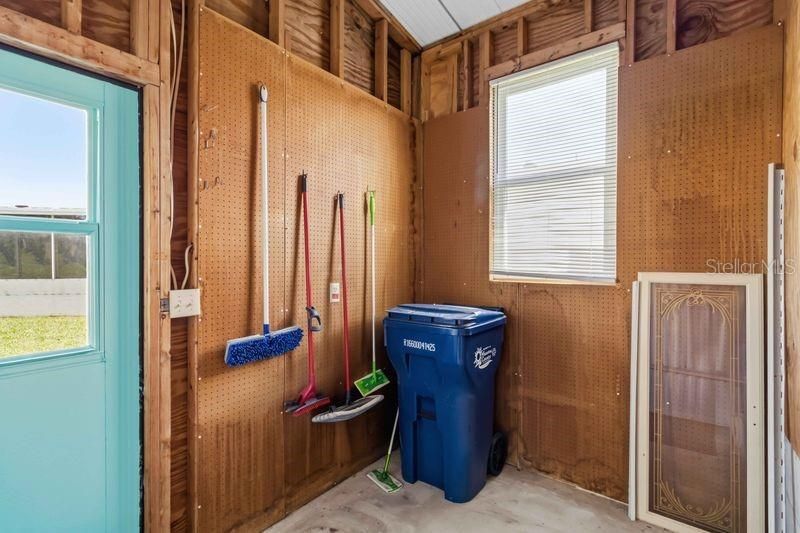 For Sale: $175,000 (2 beds, 2 baths, 1056 Square Feet)