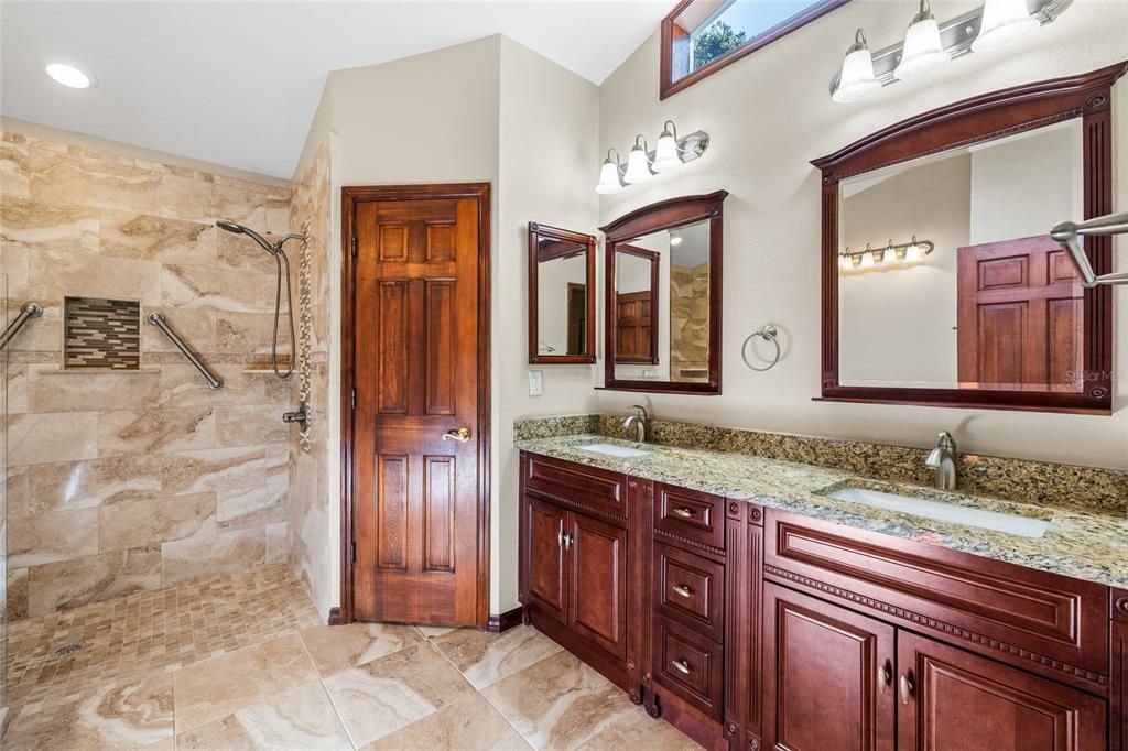 For Sale: $824,900 (4 beds, 3 baths, 2603 Square Feet)