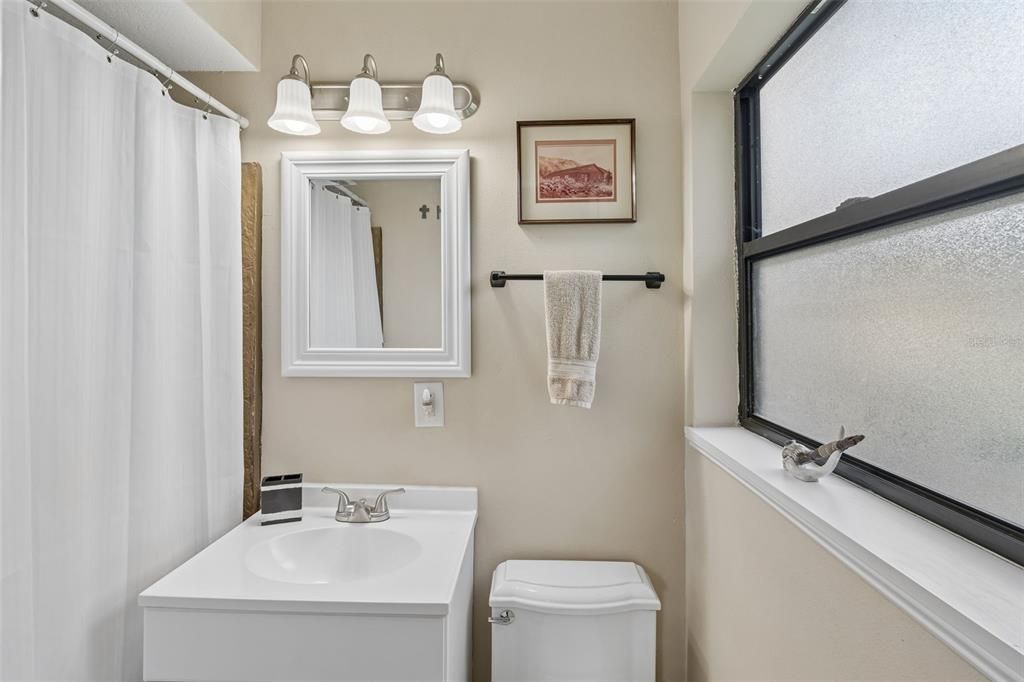 For Sale: $329,000 (3 beds, 2 baths, 1370 Square Feet)