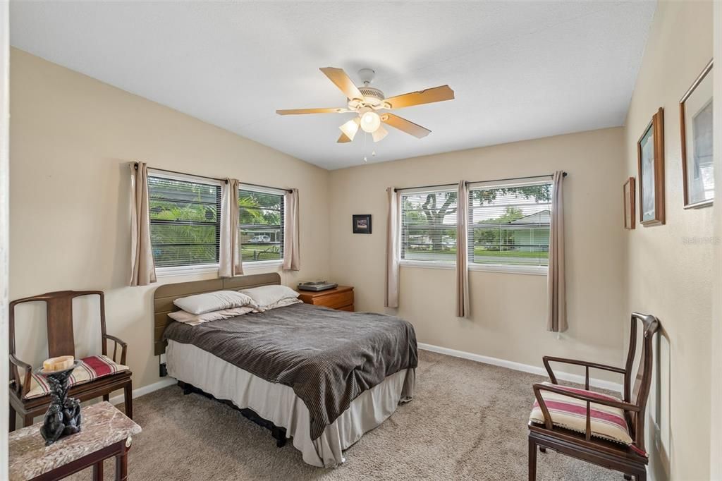 For Sale: $329,000 (3 beds, 2 baths, 1370 Square Feet)