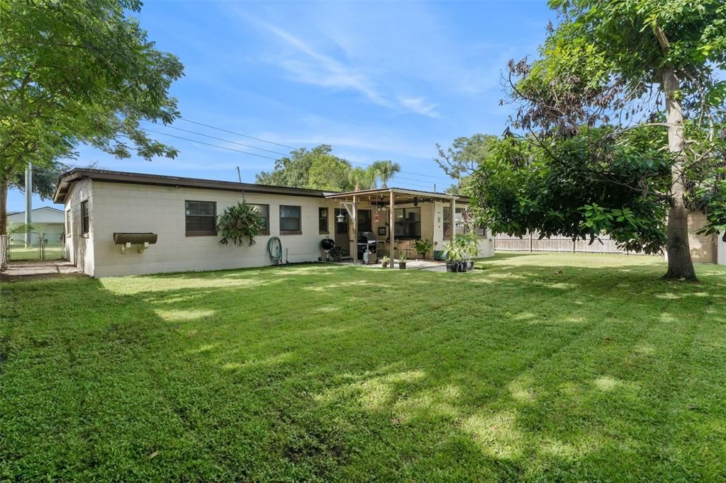 For Sale: $329,000 (3 beds, 2 baths, 1370 Square Feet)