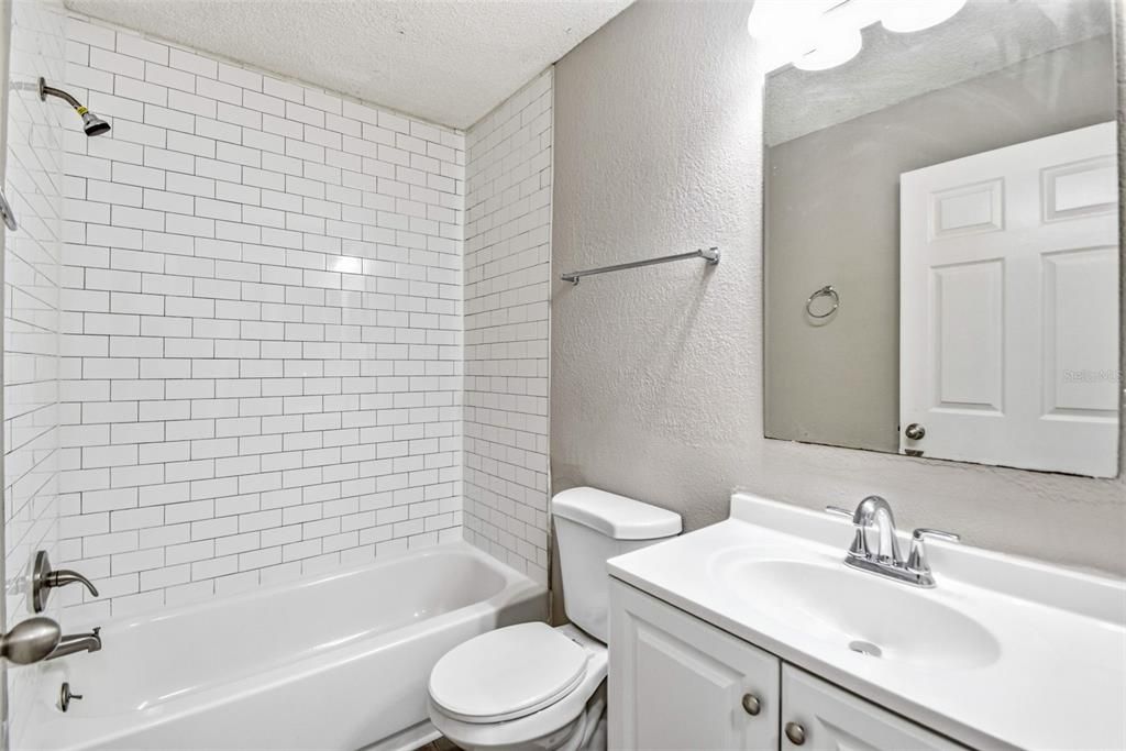 Active With Contract: $295,000 (3 beds, 2 baths, 1290 Square Feet)