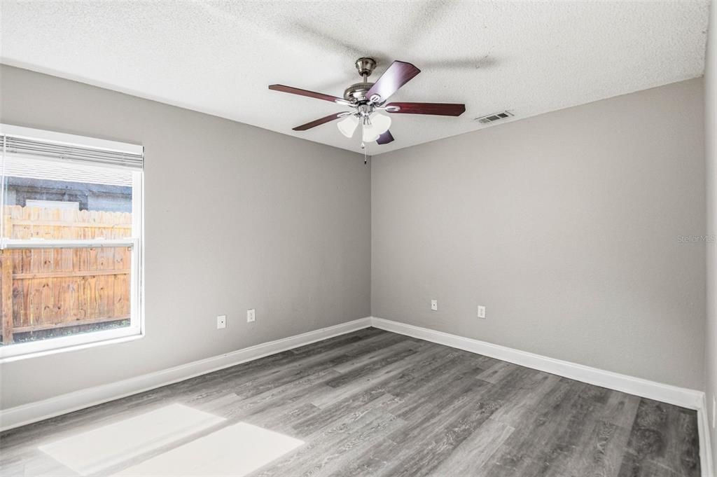 Active With Contract: $295,000 (3 beds, 2 baths, 1290 Square Feet)