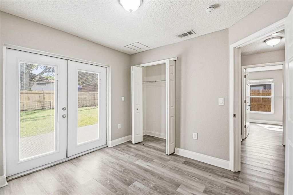 Active With Contract: $295,000 (3 beds, 2 baths, 1290 Square Feet)