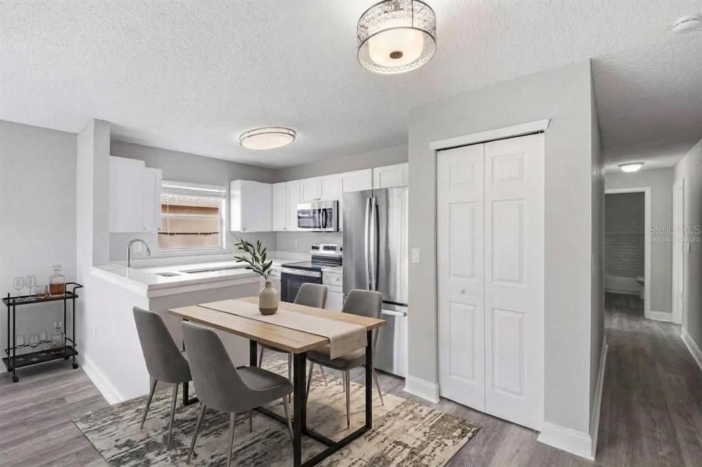 Active With Contract: $295,000 (3 beds, 2 baths, 1290 Square Feet)