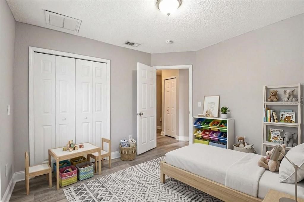Active With Contract: $295,000 (3 beds, 2 baths, 1290 Square Feet)