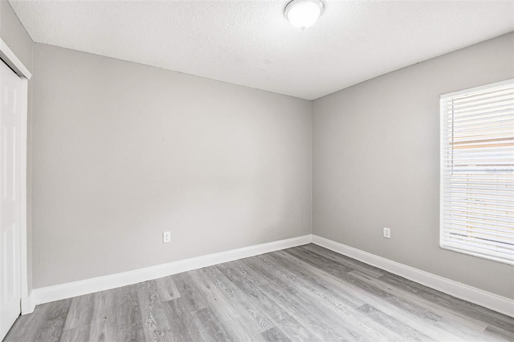 Active With Contract: $295,000 (3 beds, 2 baths, 1290 Square Feet)
