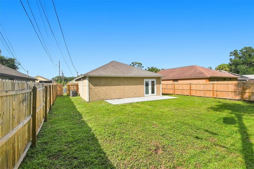 Active With Contract: $295,000 (3 beds, 2 baths, 1290 Square Feet)