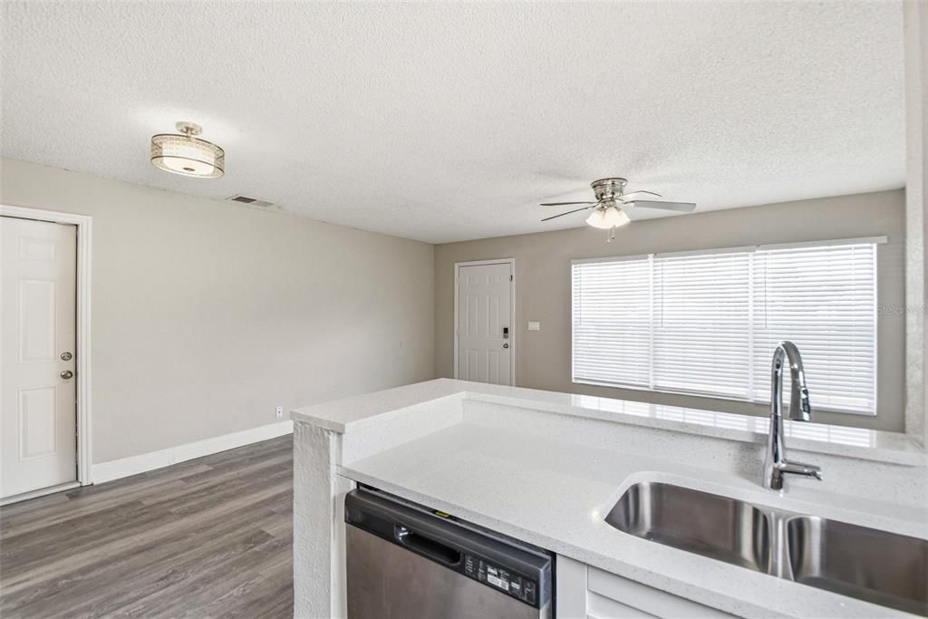 Active With Contract: $295,000 (3 beds, 2 baths, 1290 Square Feet)