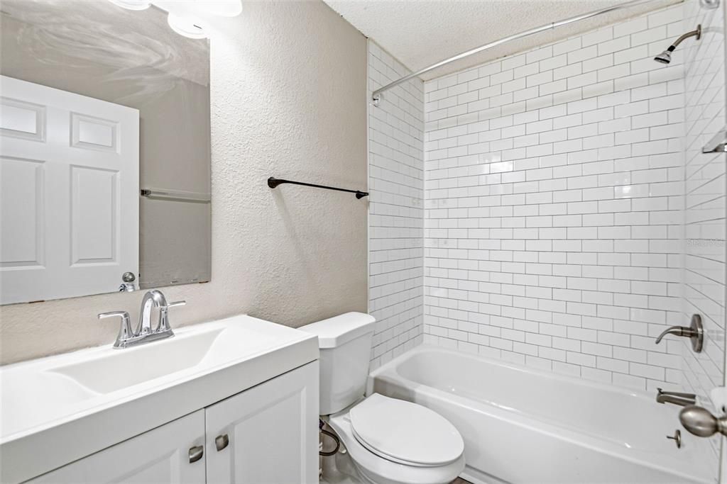 Active With Contract: $295,000 (3 beds, 2 baths, 1290 Square Feet)