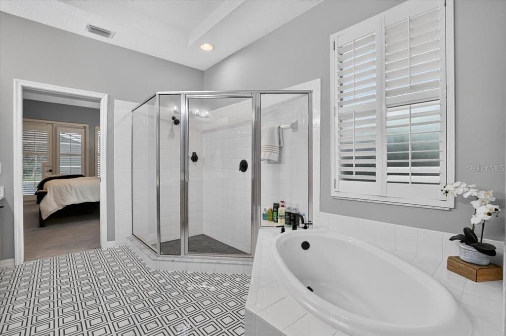 For Sale: $1,150,000 (5 beds, 4 baths, 3569 Square Feet)